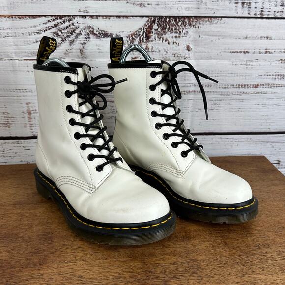 Women's Doc Martens Zavala White Leather Lace Up Combat Ankle Boots FLAW 8 - Picture 1 of 15